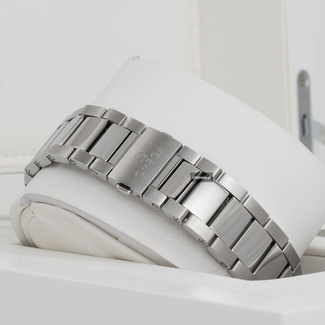 Omega Seamaster Aqua Terra Beijing 522.10.41.21.04.001 bracelet