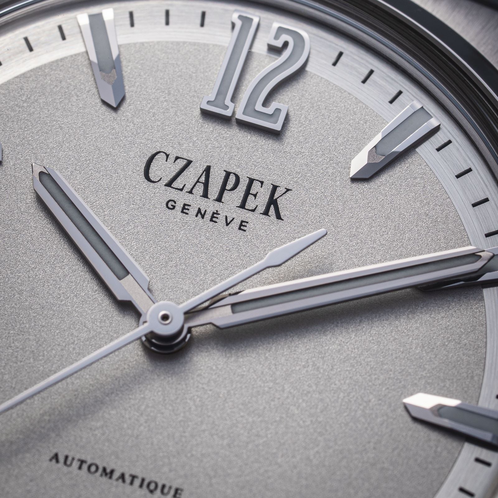 Czapek Antarctique Monochrome White