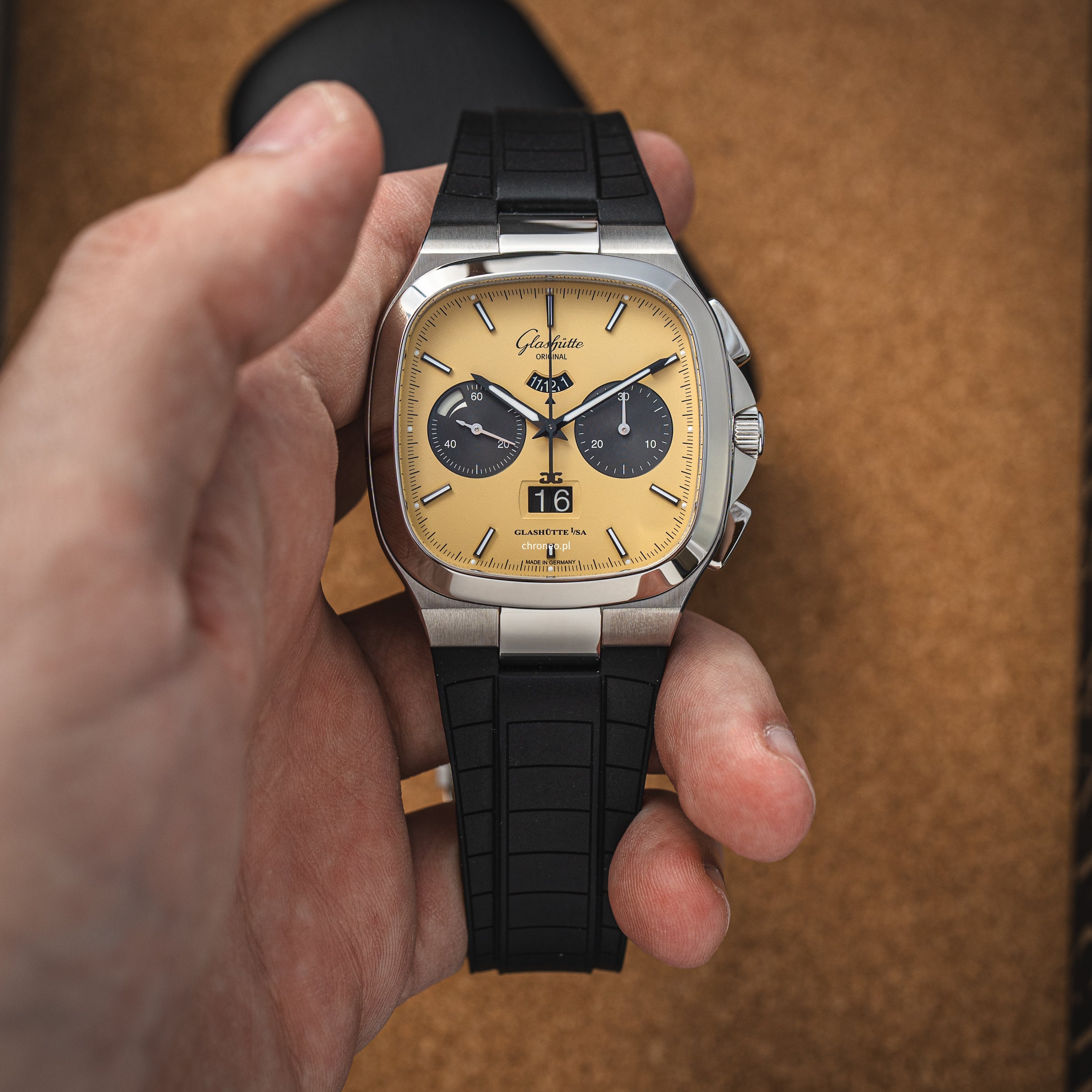 Glashütte Original Seventies Chronograph Panorama Date "Golden Bay"