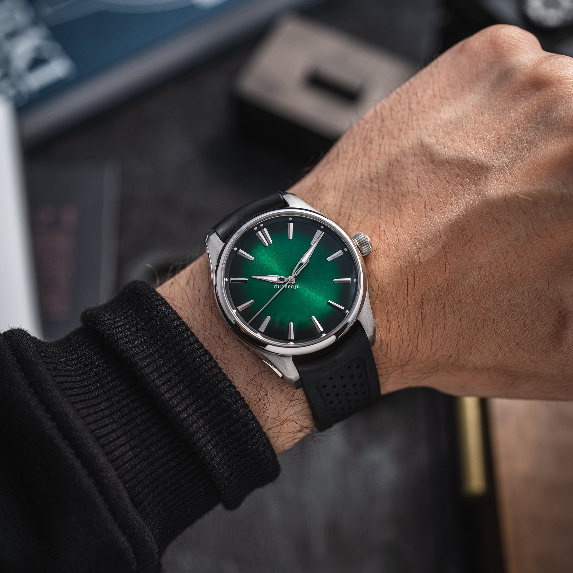H.Moser & Cie. Pioneer Centre Seconds 40 mm ref. 3201-1201