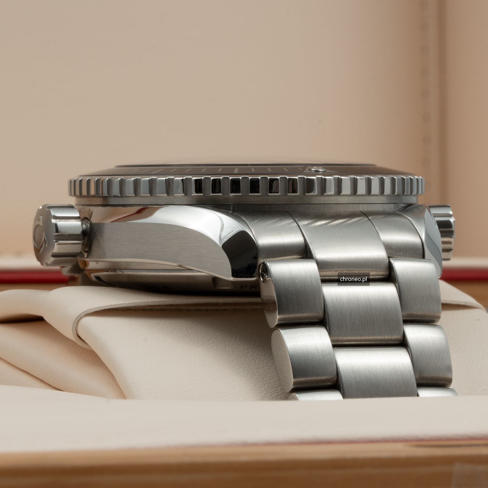 Omega Seamaster Planet Ocean ref. 232.30.46.21.01.001