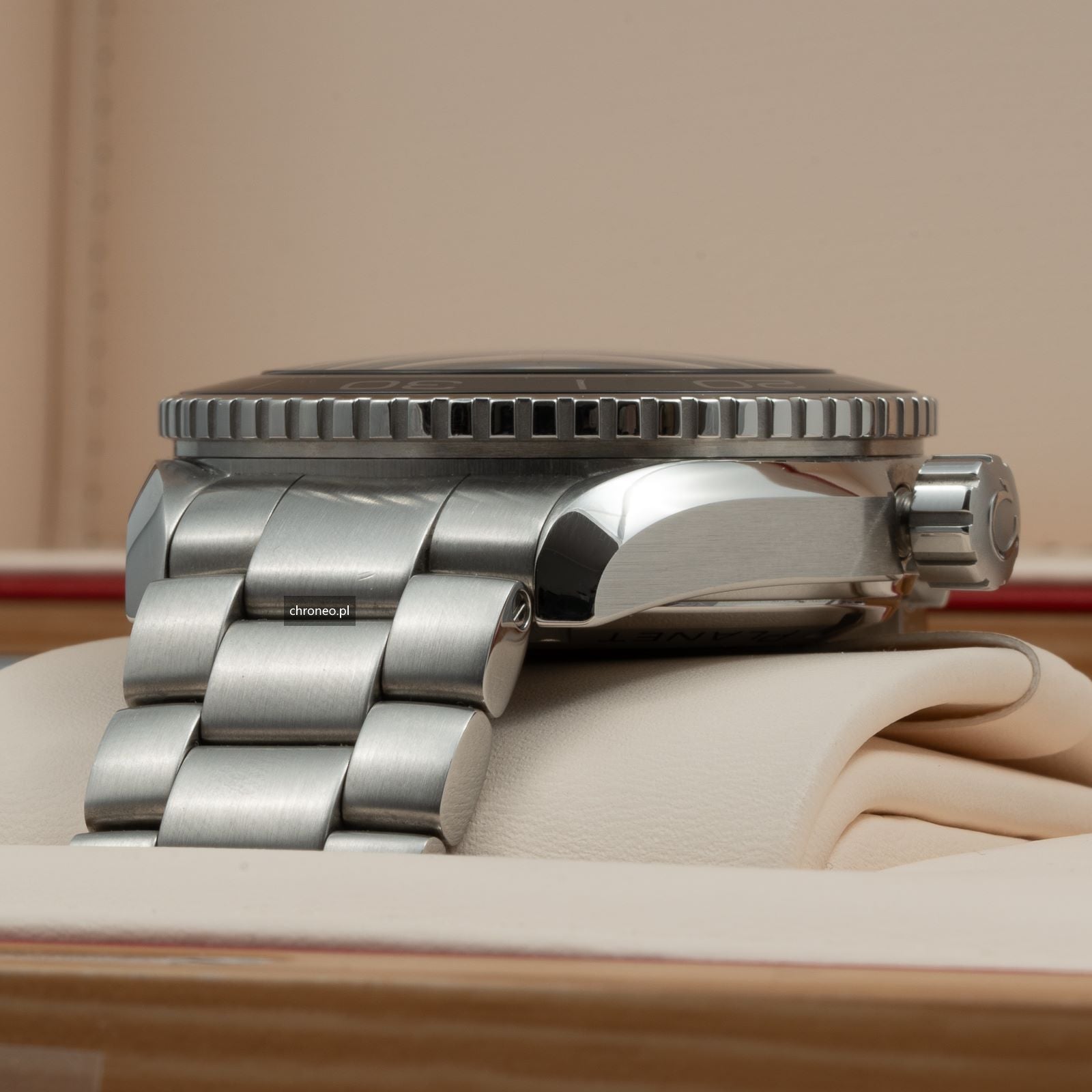 Omega Seamaster Planet Ocean ref. 232.30.46.21.01.001