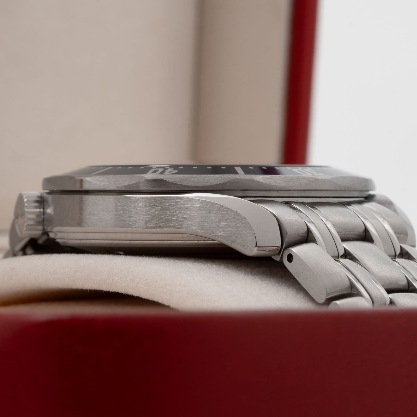 Omega Seamaster Diver 300 M ref. 25318000