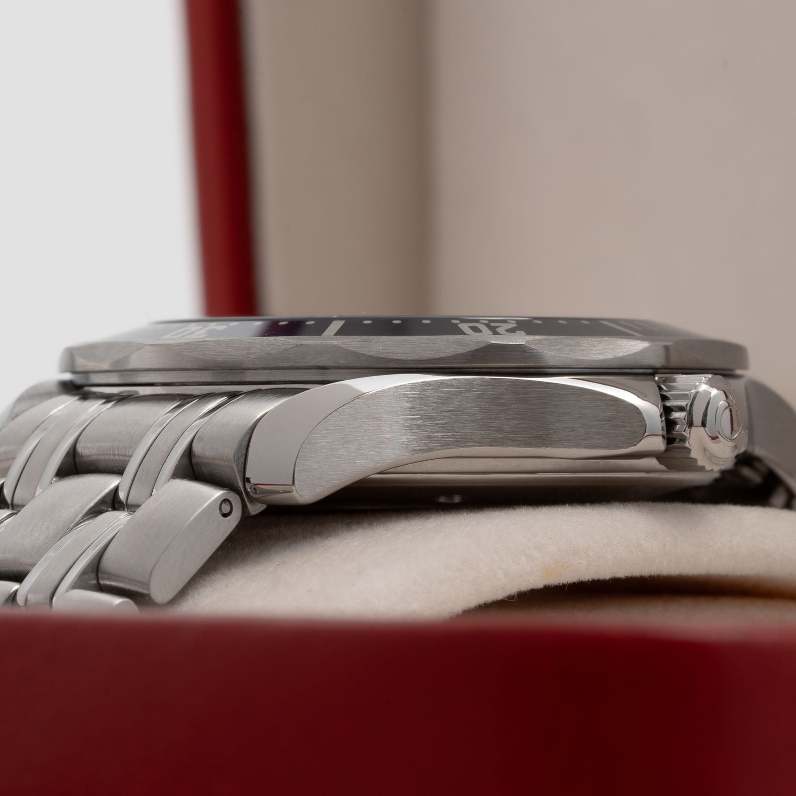 Omega Seamaster Diver 300 M ref. 25318000