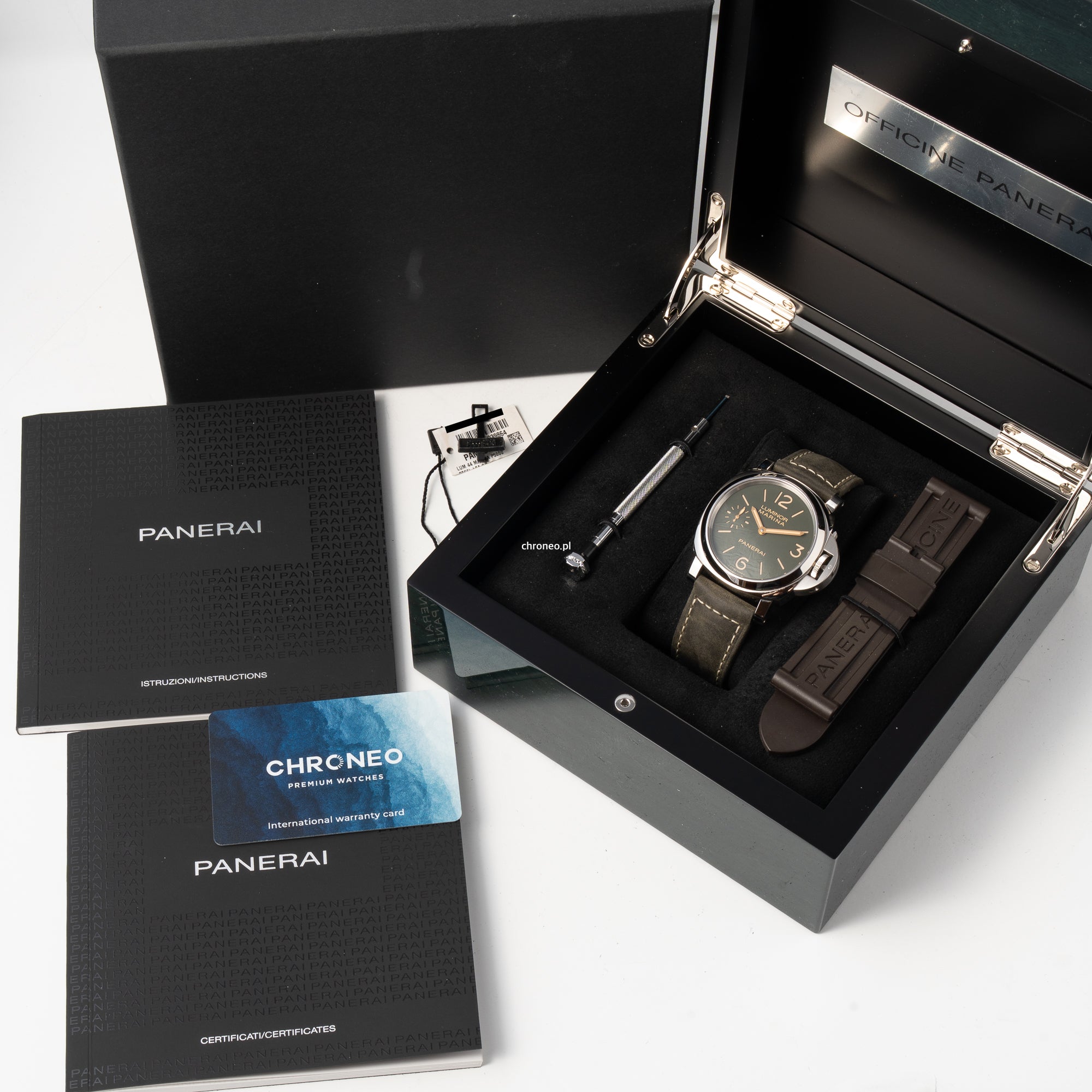 Panerai Luminor Marina 8 Days 44mm ref. PAM00911