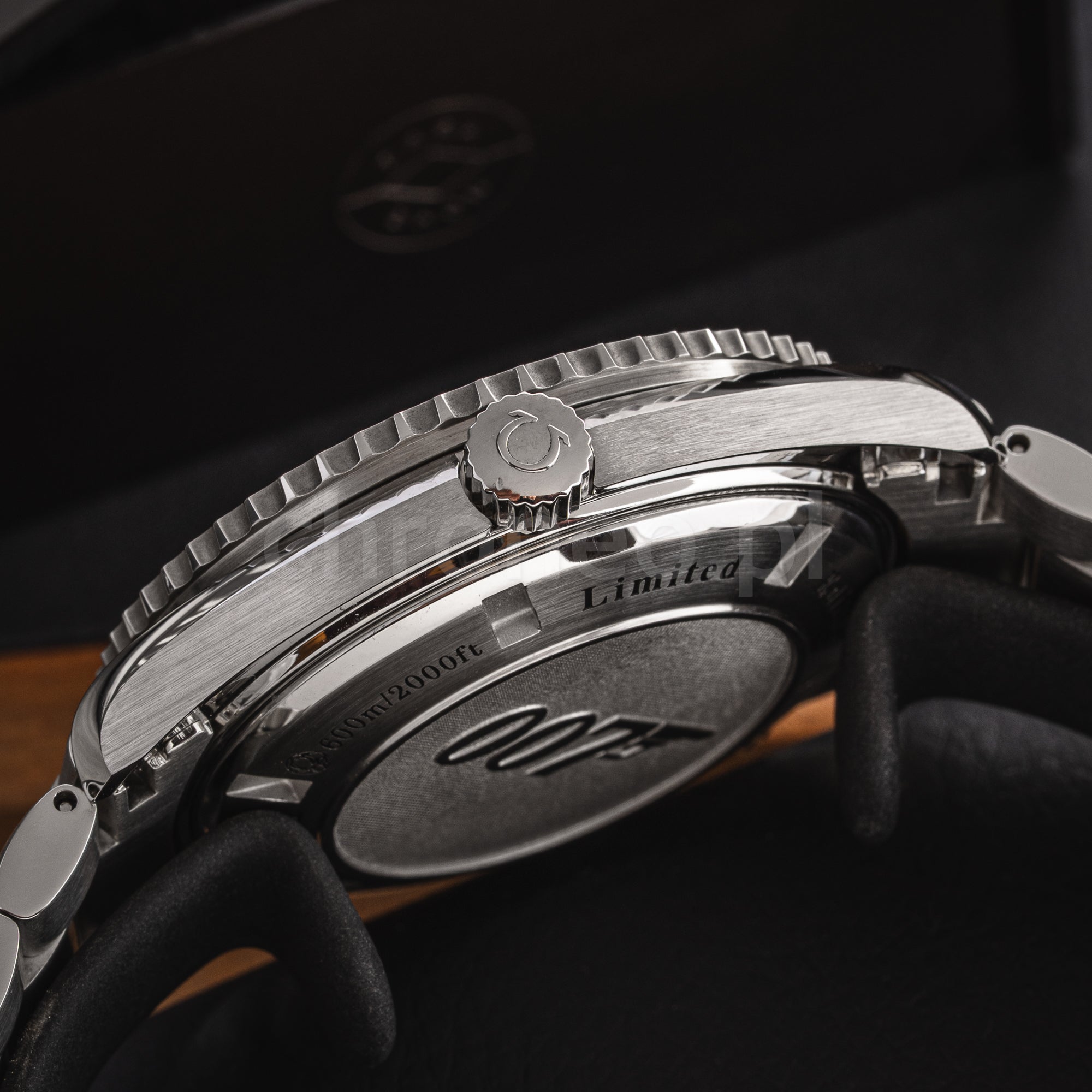 Omega Seamaster Planet Ocean Quantum Of Solace 222.30.46.20.01.001