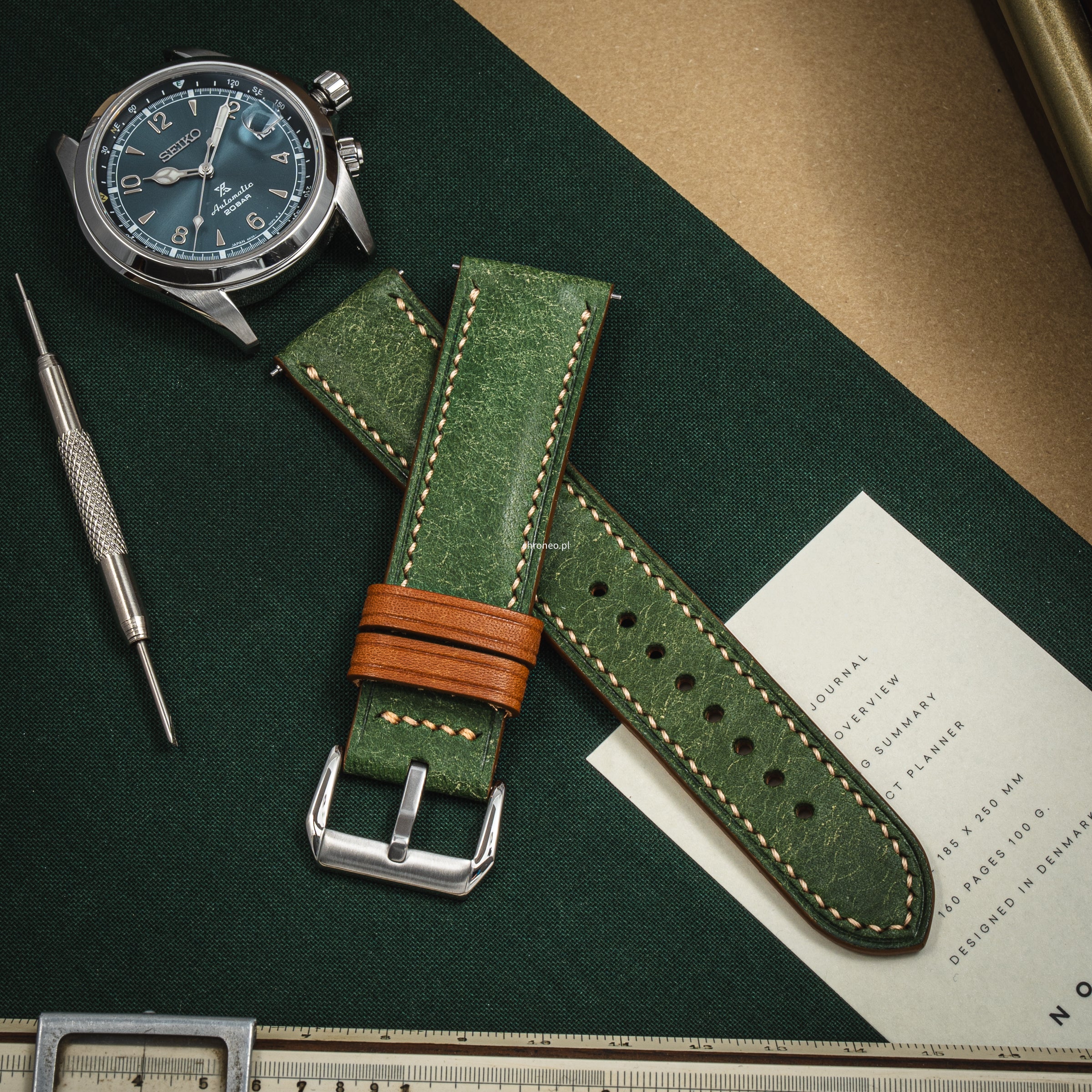 Ręcznie szyty pasek do zegarka A. Kucharski Leather Badalassi Carlo Double Green/Camel 20 mm