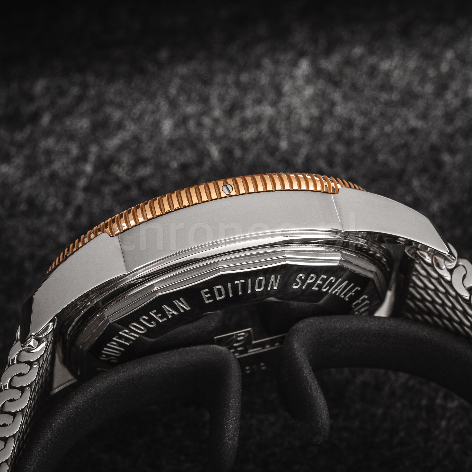 Breitling Superocean Heritage B20 UB2010161C1A1