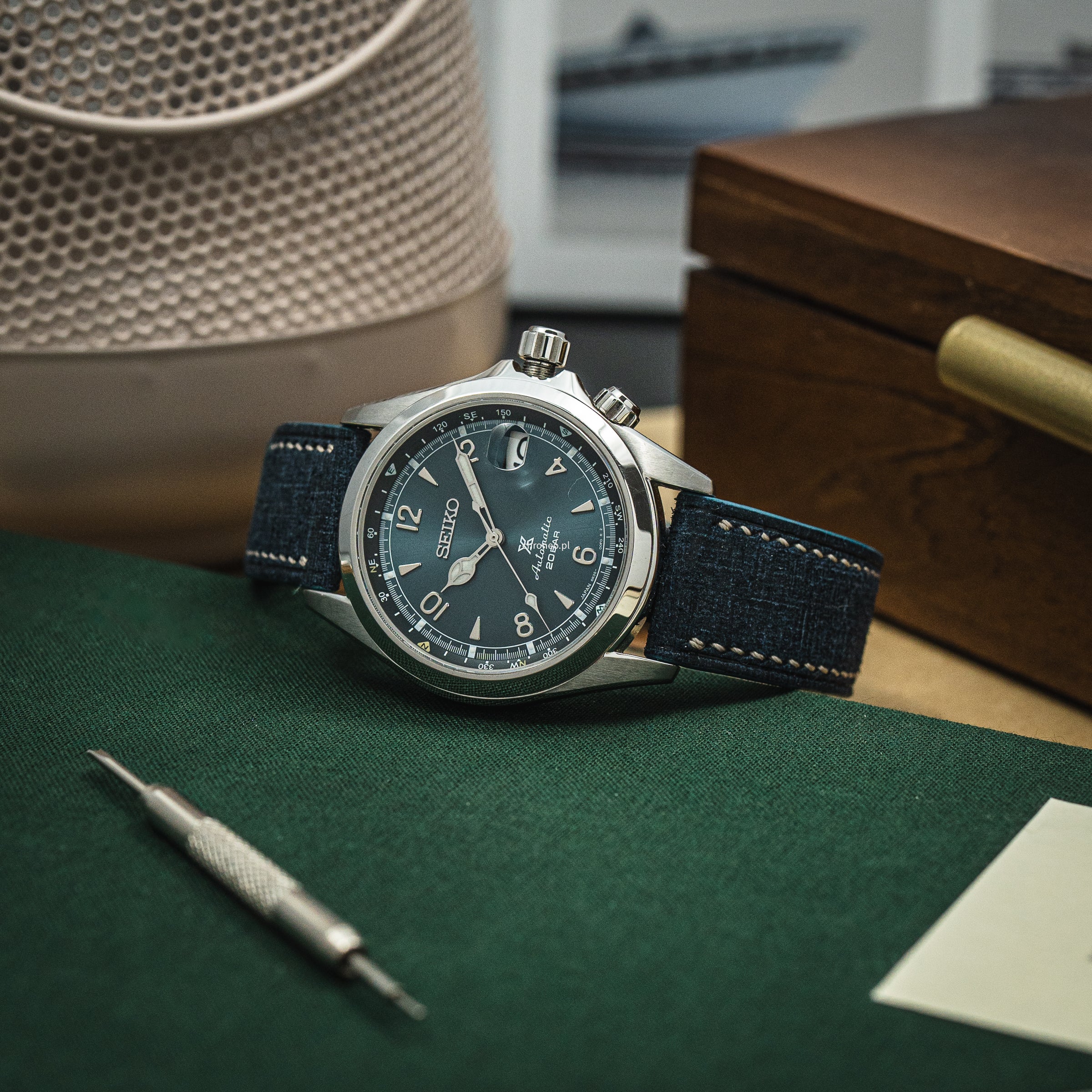 Hand-stitched Tempesti Babele Navy/White