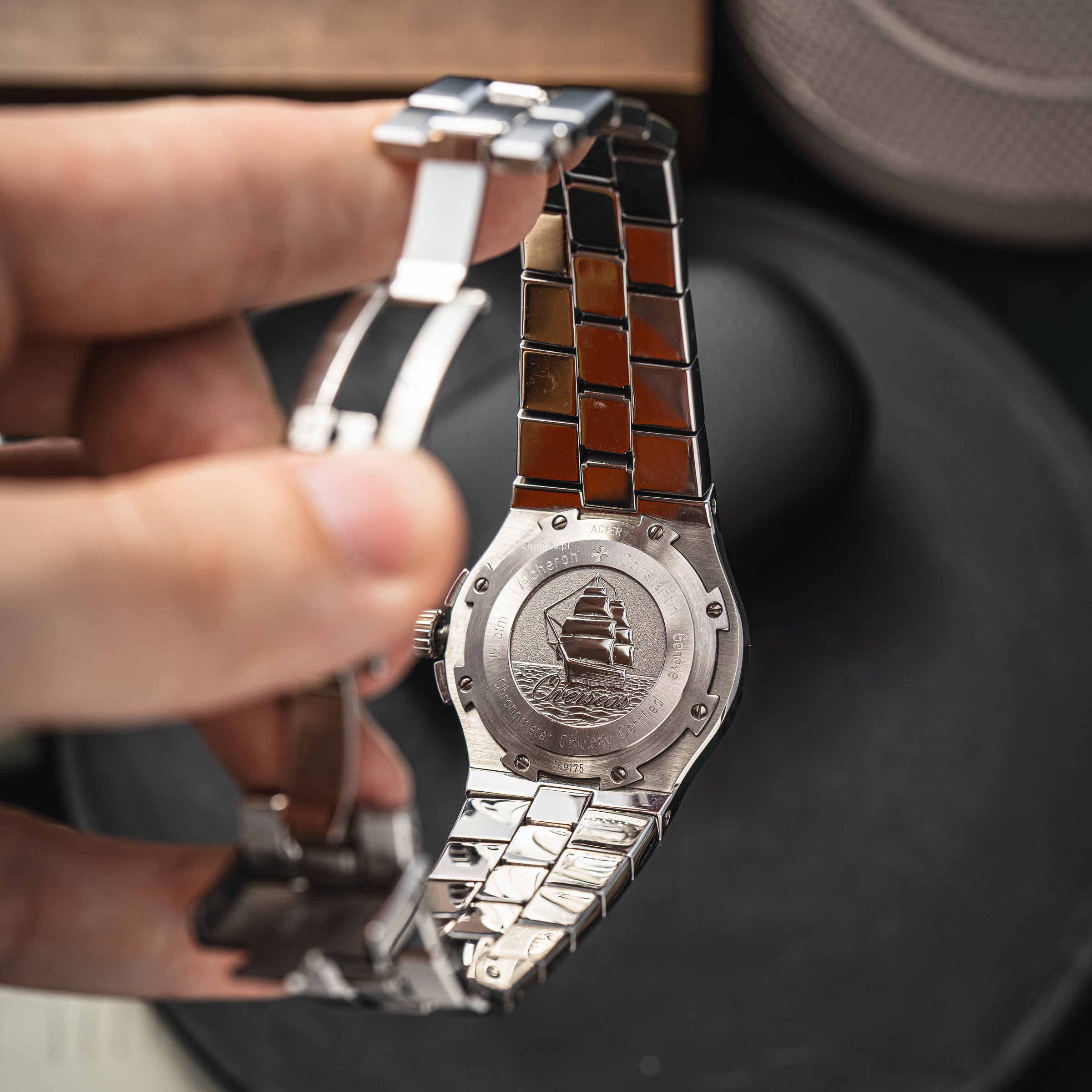 Vacheron Constantin Overseas 37 mm ref. 42042/423A