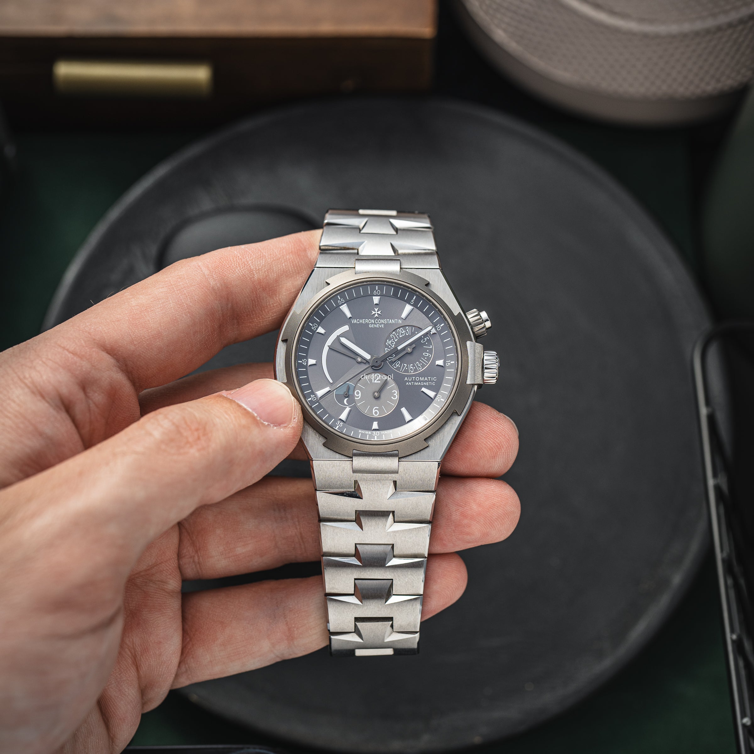 Vacheron Constantin Overseas Dual Time 42 mm ref. 47450/000W-9511