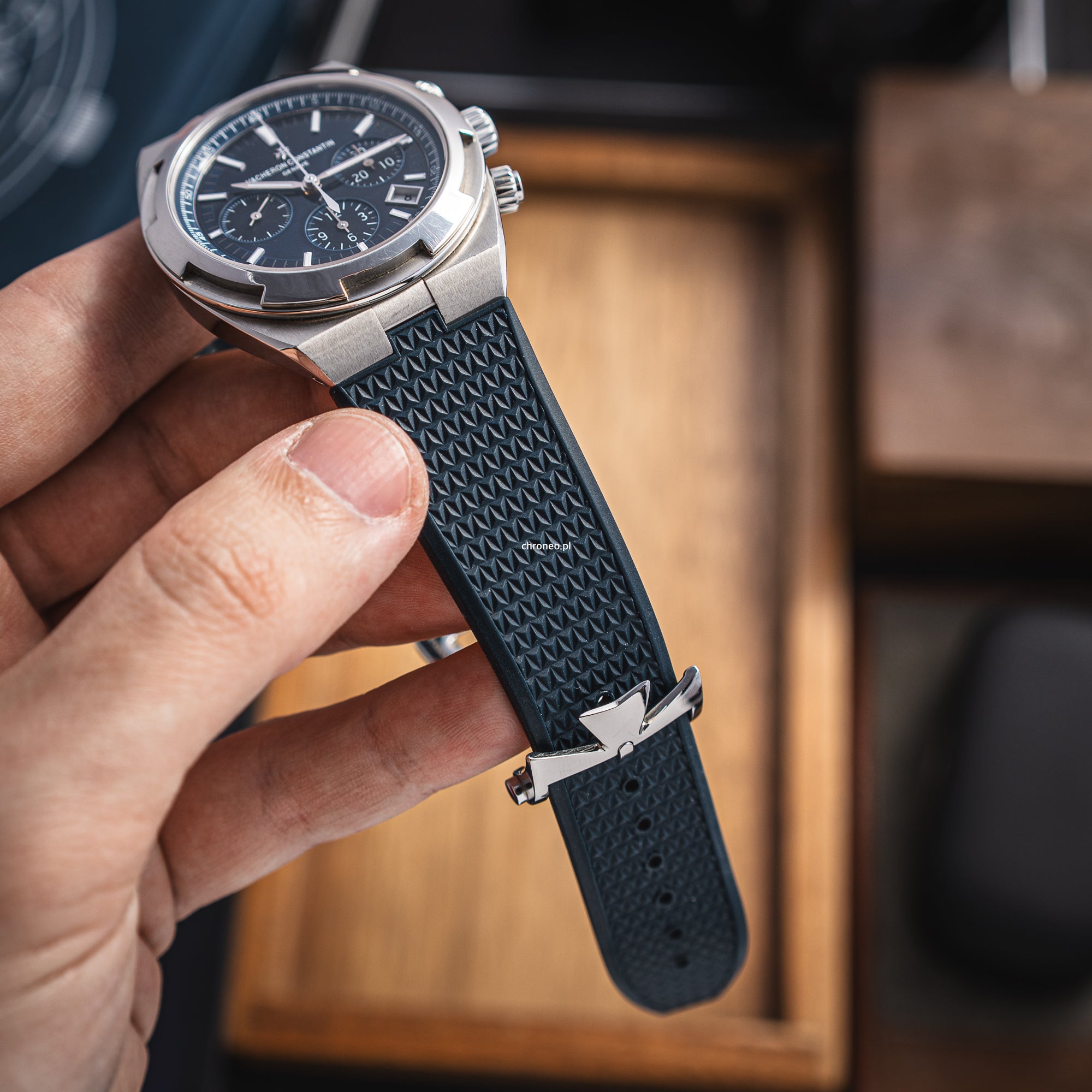 Vacheron Constantin Overseas Chronograph 42.5 mm ref. 5500V/110A-B148