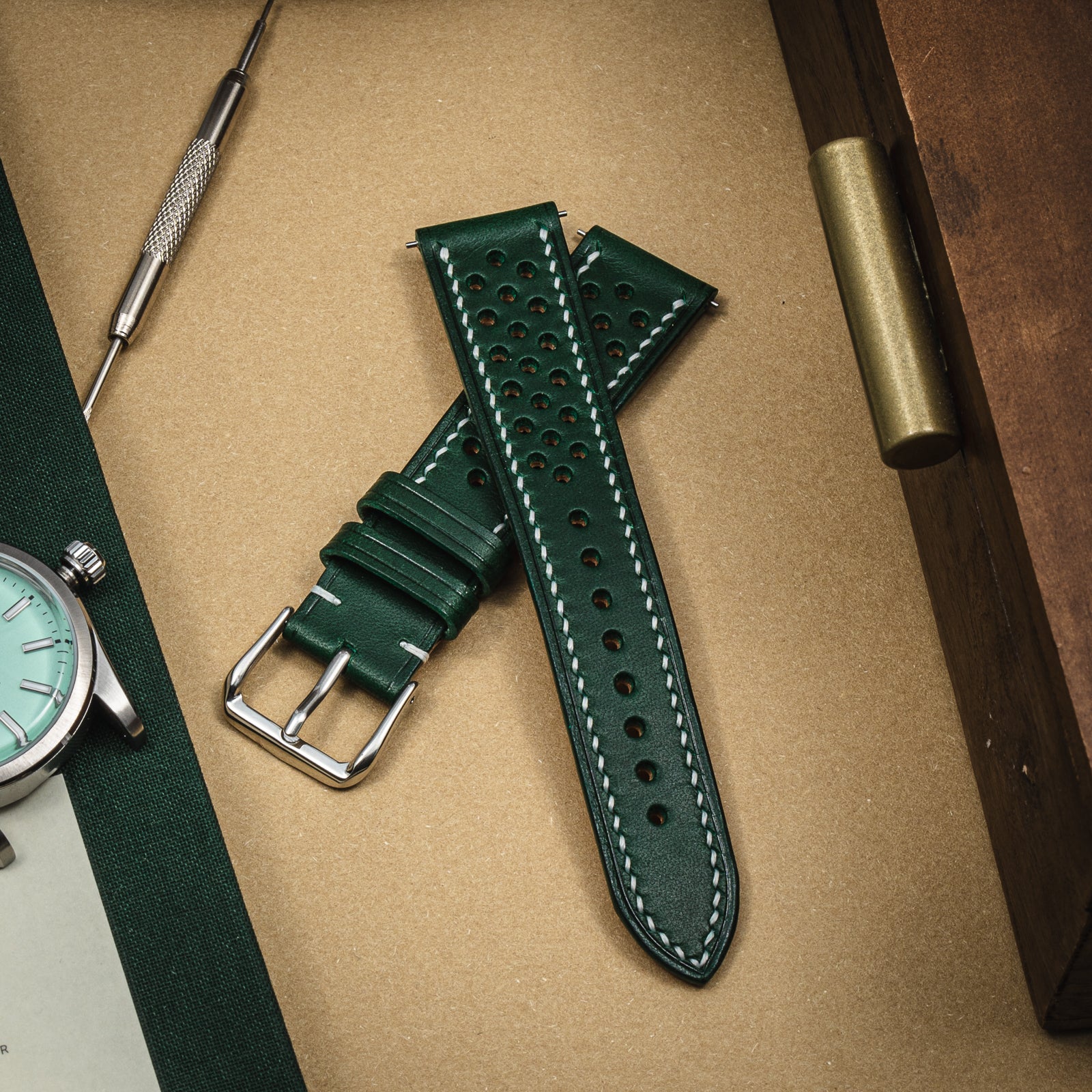 Hand-stitched Walpier Buttero Rally Green/White