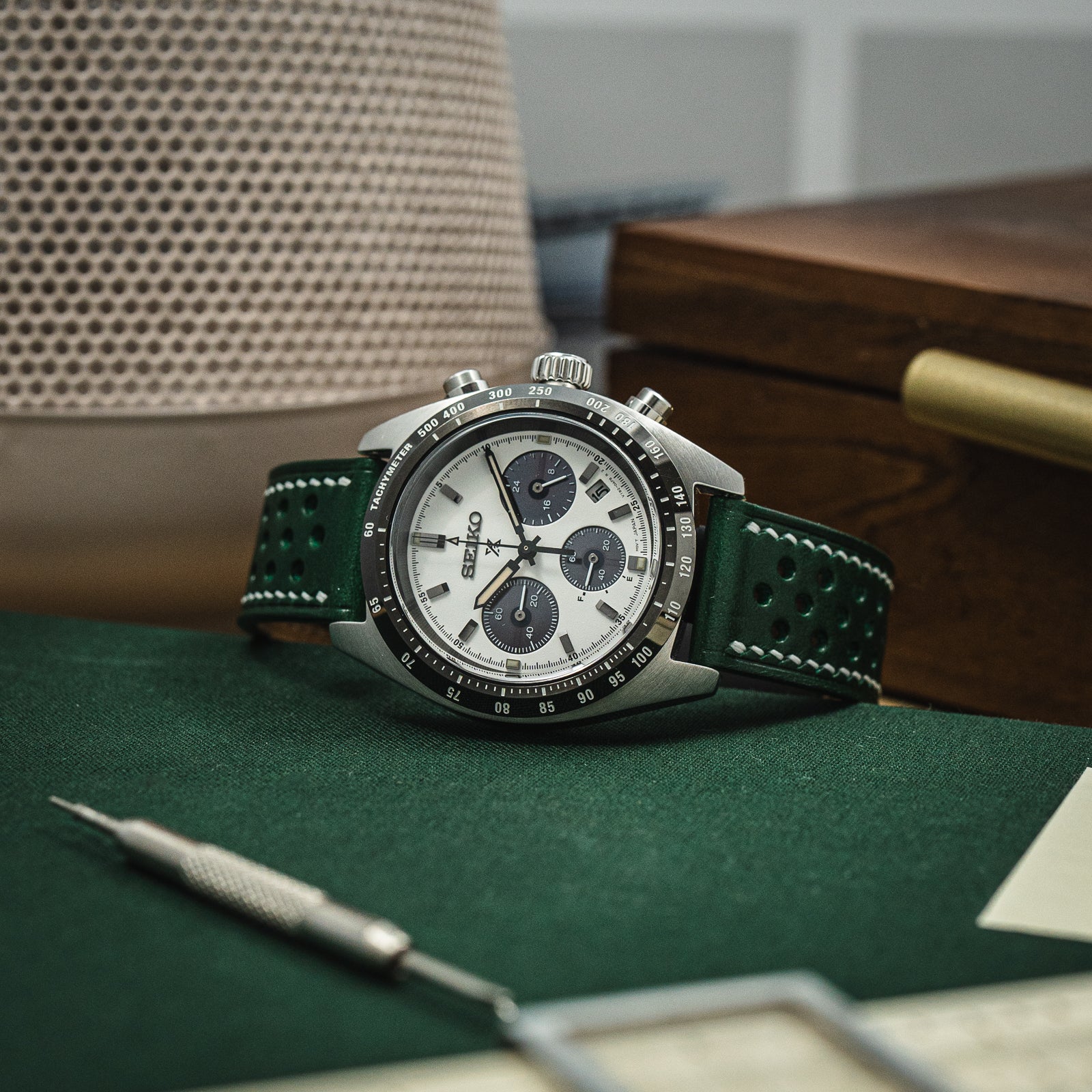 Hand-stitched Walpier Buttero Rally Green/White