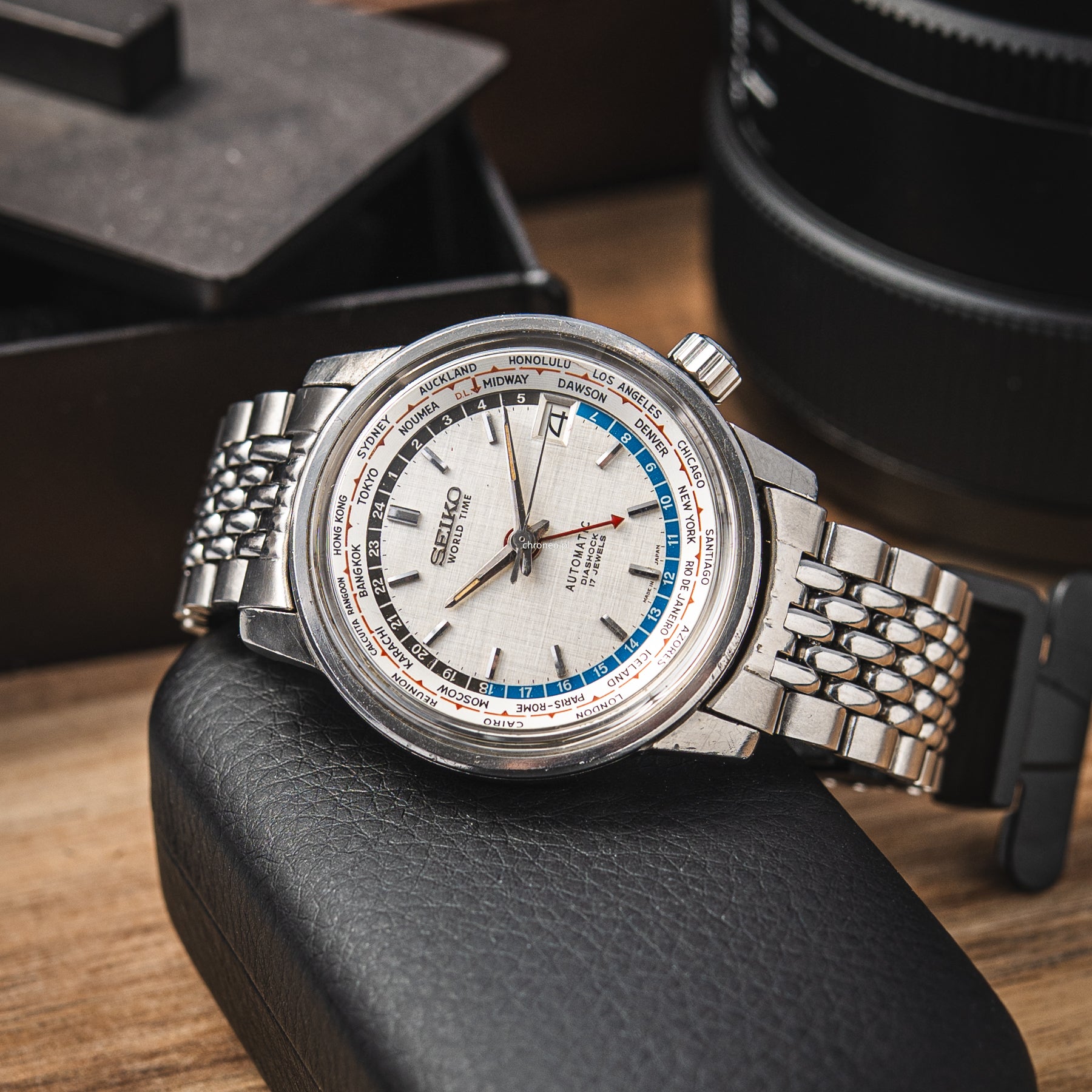 Seiko World Time 37.5 mm ref. 6217-7000