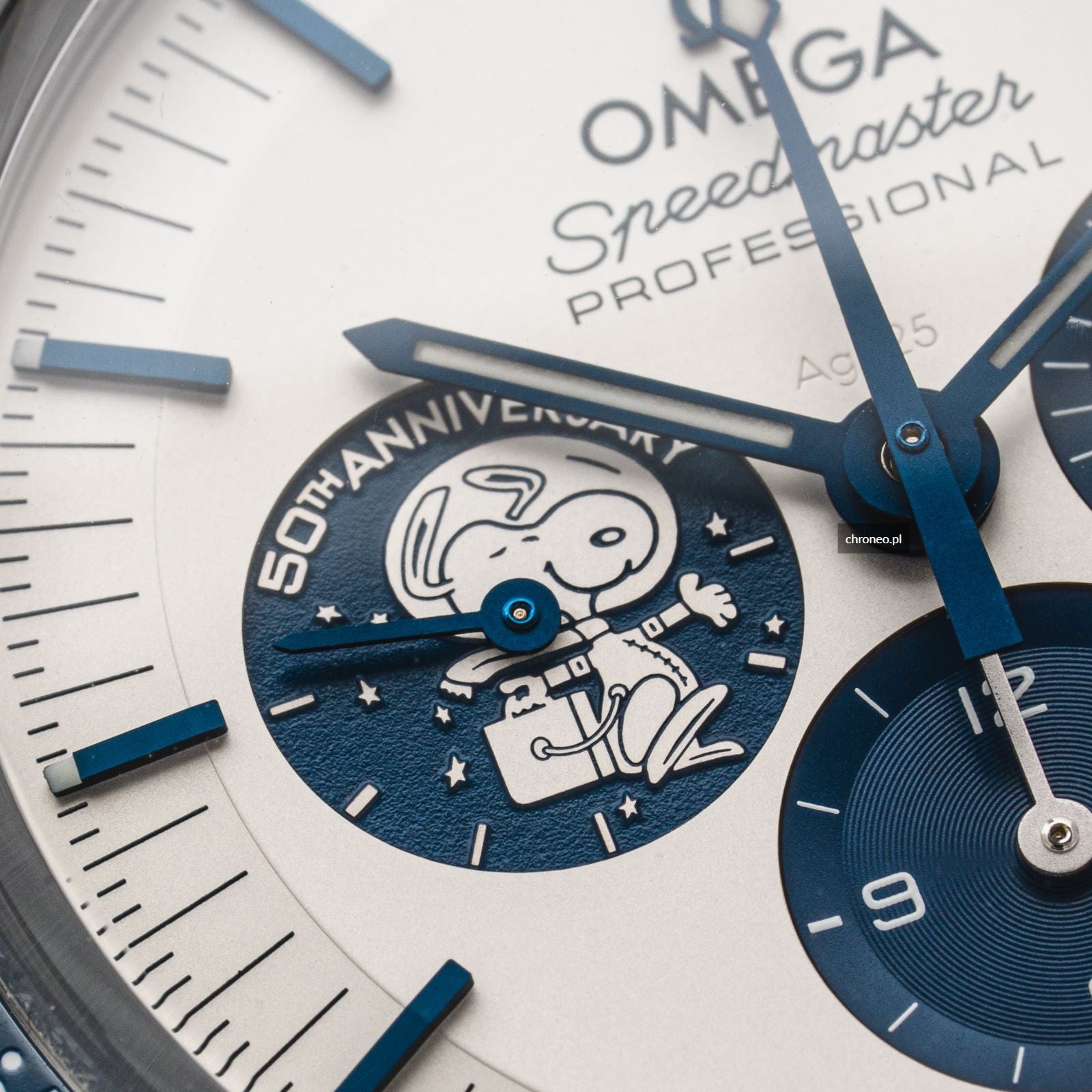 Omega Speedmaster 'Silver Snoopy Award' 42mm ref. 310.32.42.50.02.001