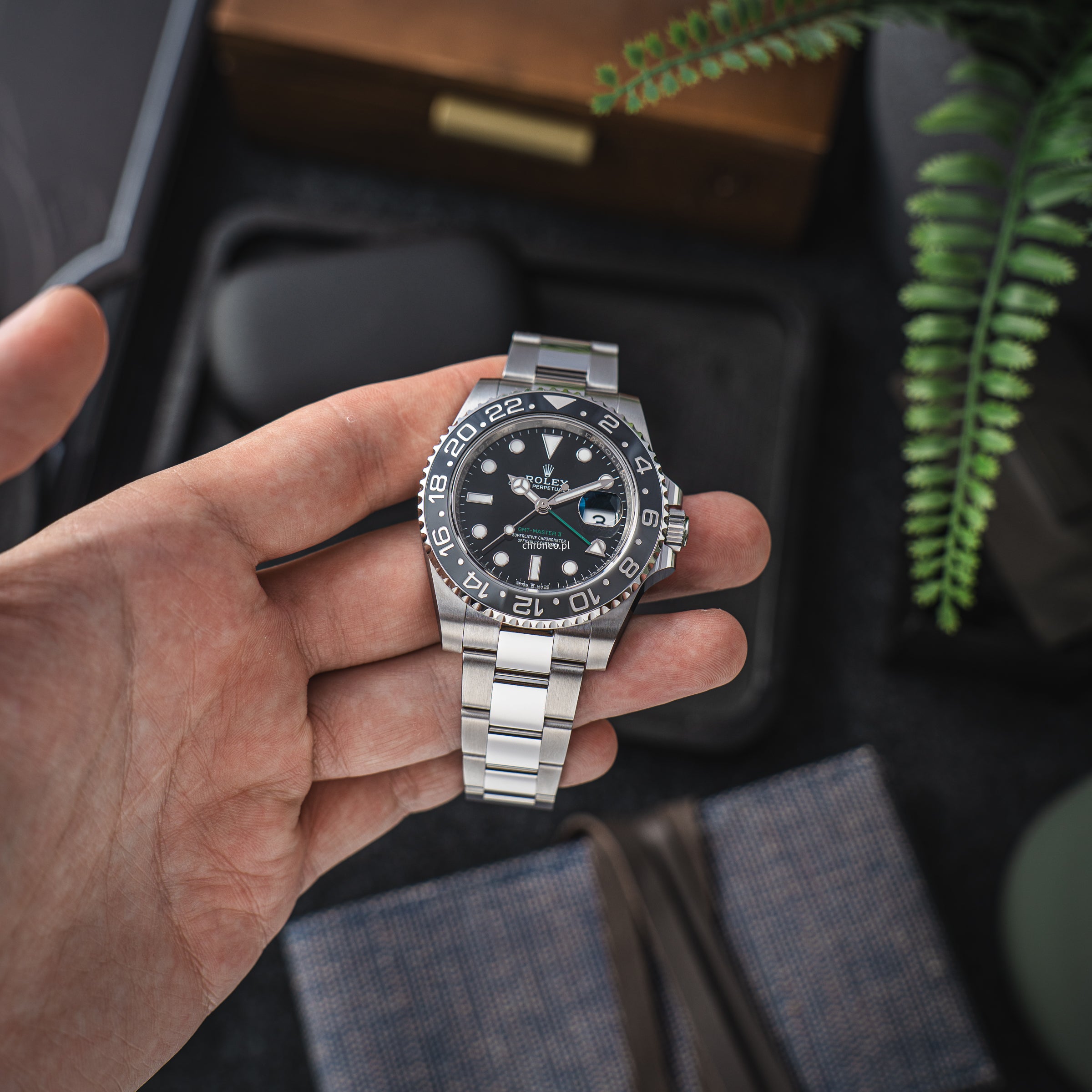 Rolex GMT-Master II
126710GRNR full set NEW Bruce Wayne