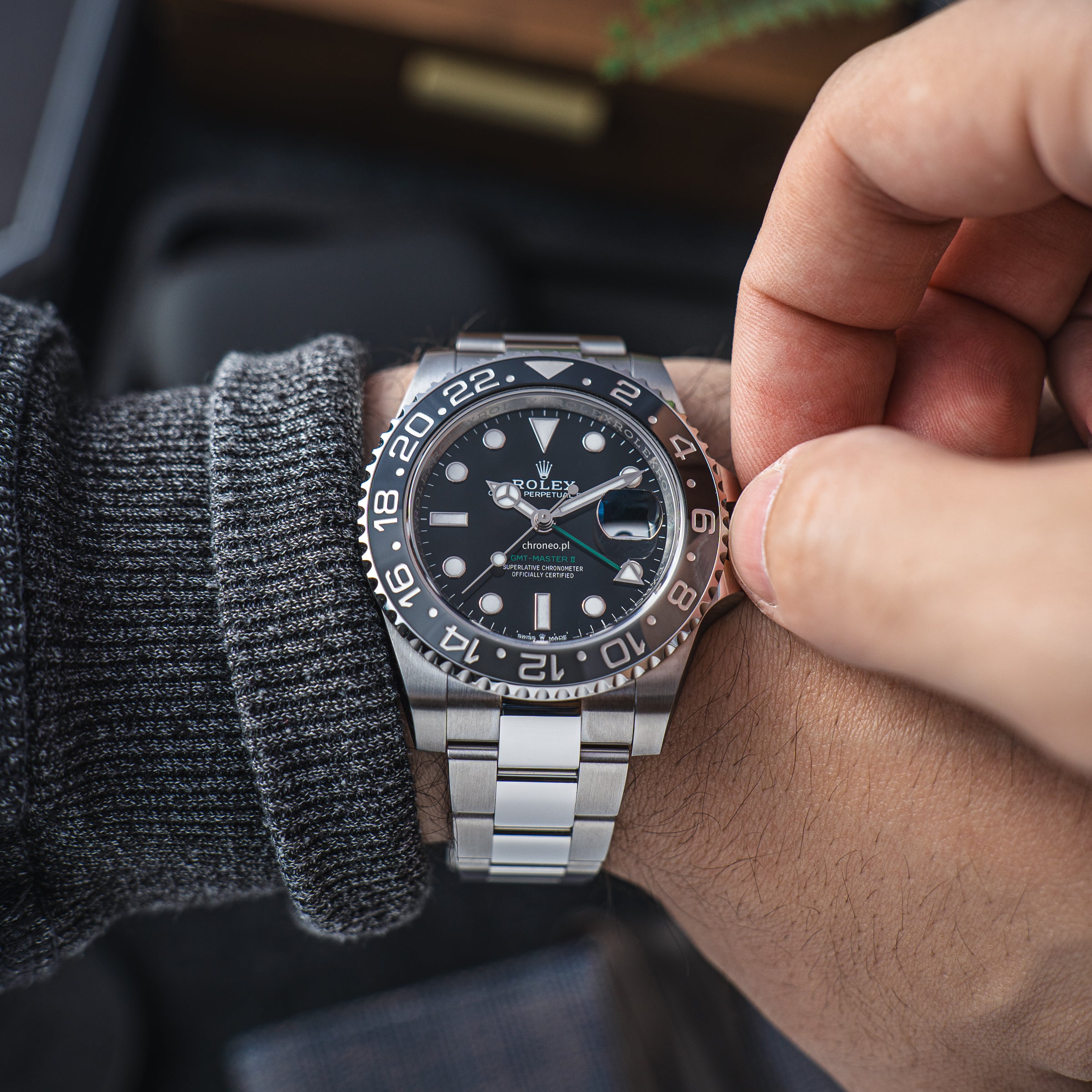 Rolex GMT-Master II
126710GRNR full set NEW Bruce Wayne