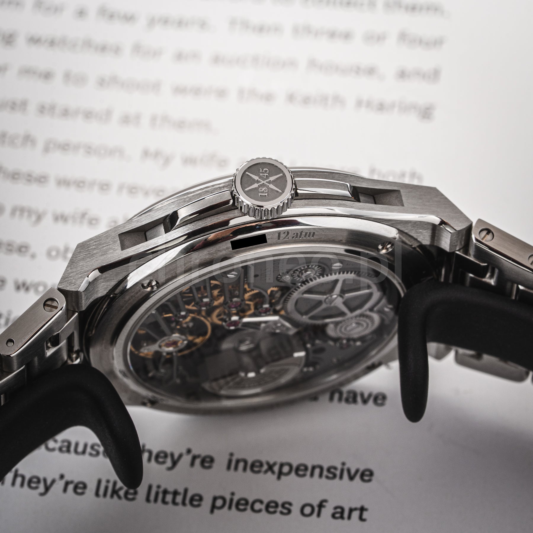 Antarctique Monochrome White Cap (No. 1 of 33)