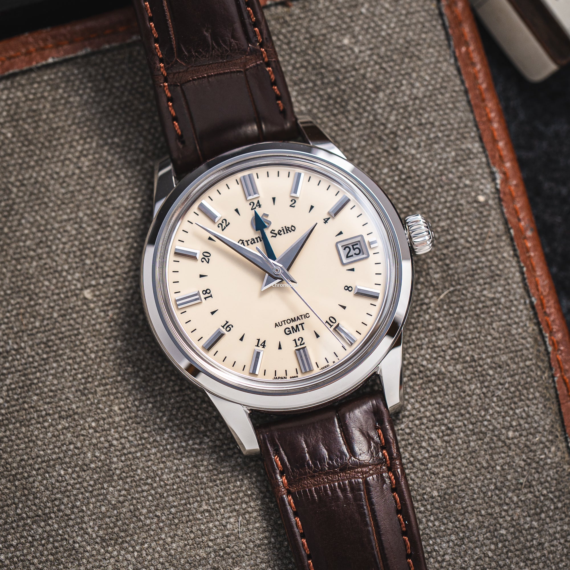 Grand Seiko Elegance Collection 39.5mm ref. SBGM221G