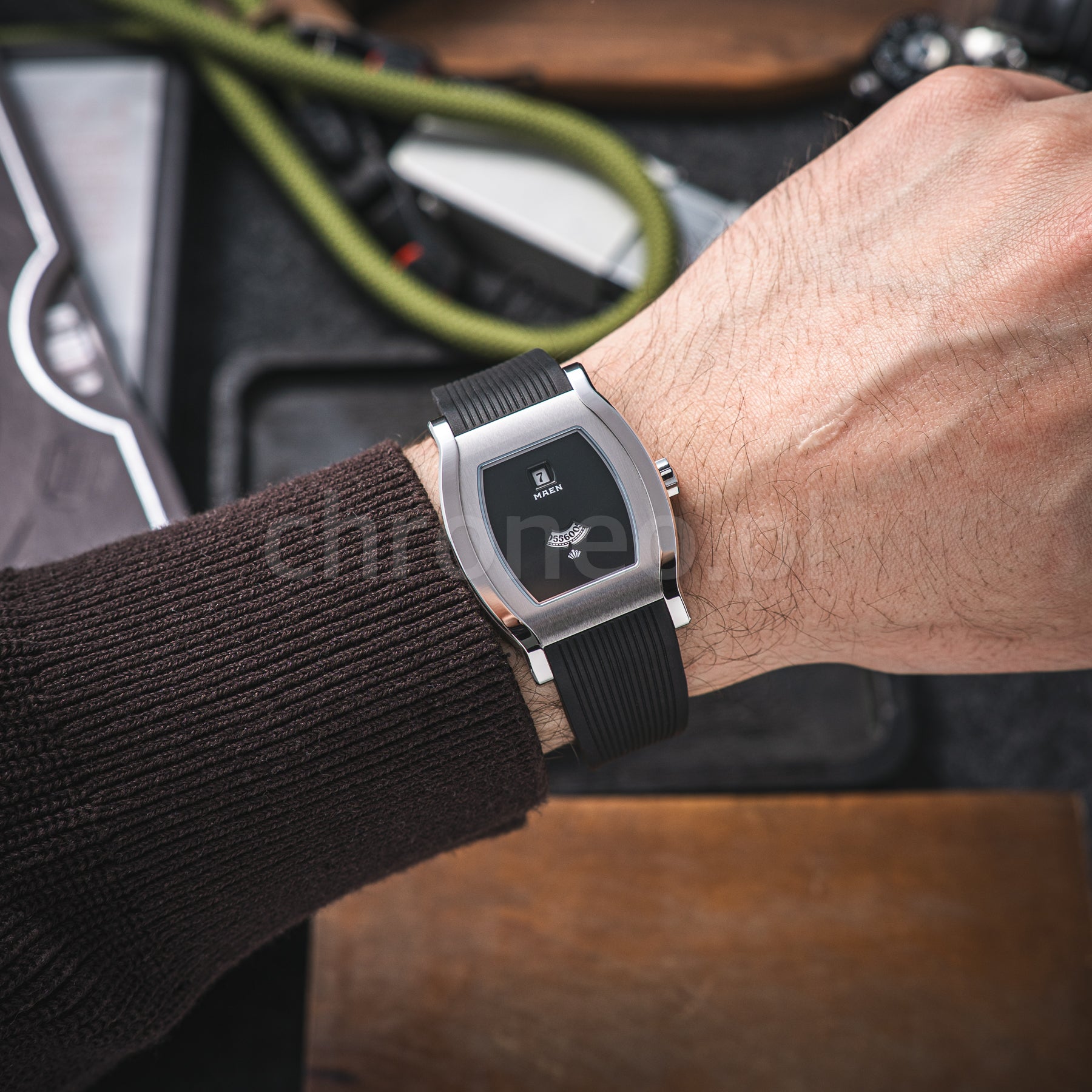 Maen Grand Tonneau Jump Hour ref. MNL.01