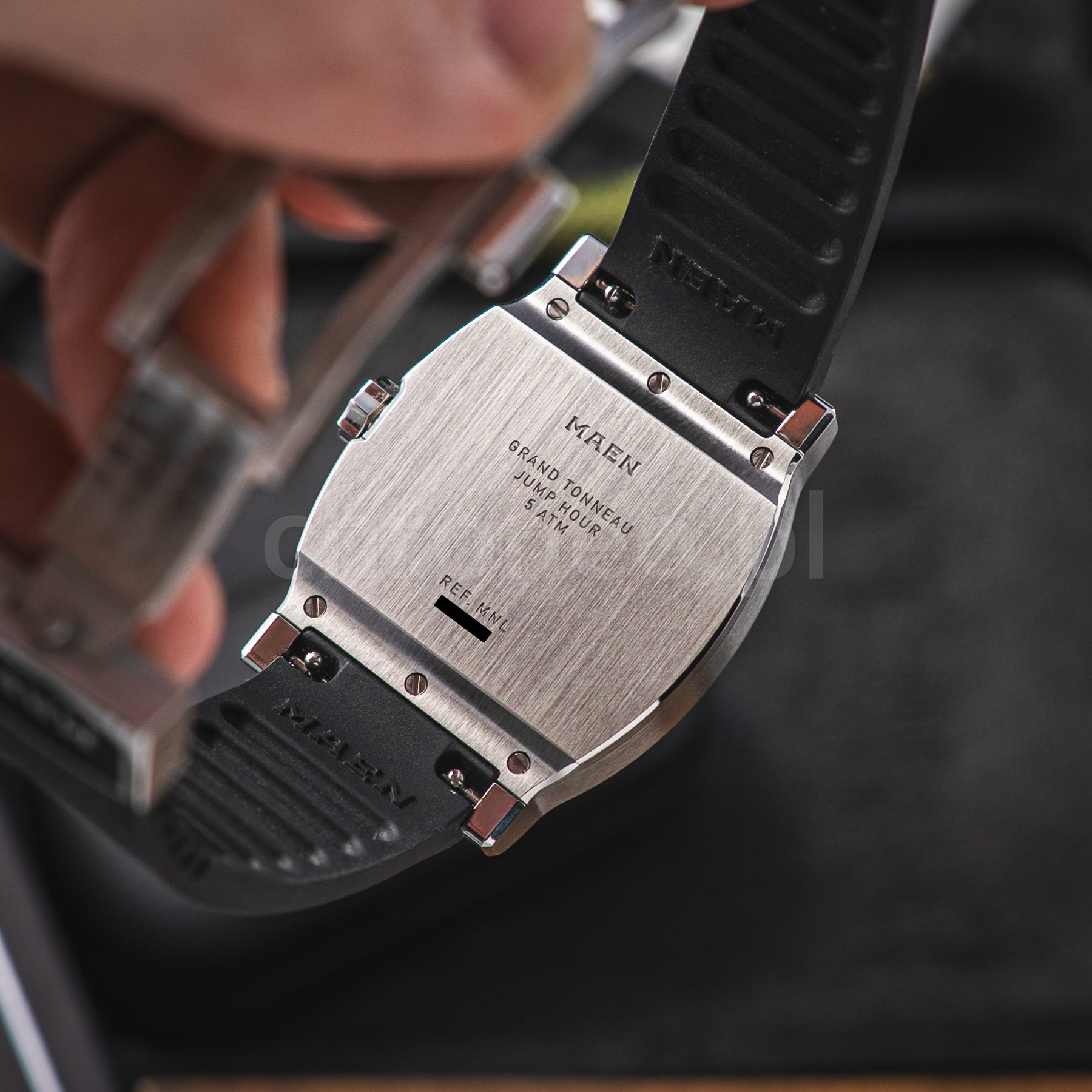 Maen Grand Tonneau Jump Hour ref. MNL.01