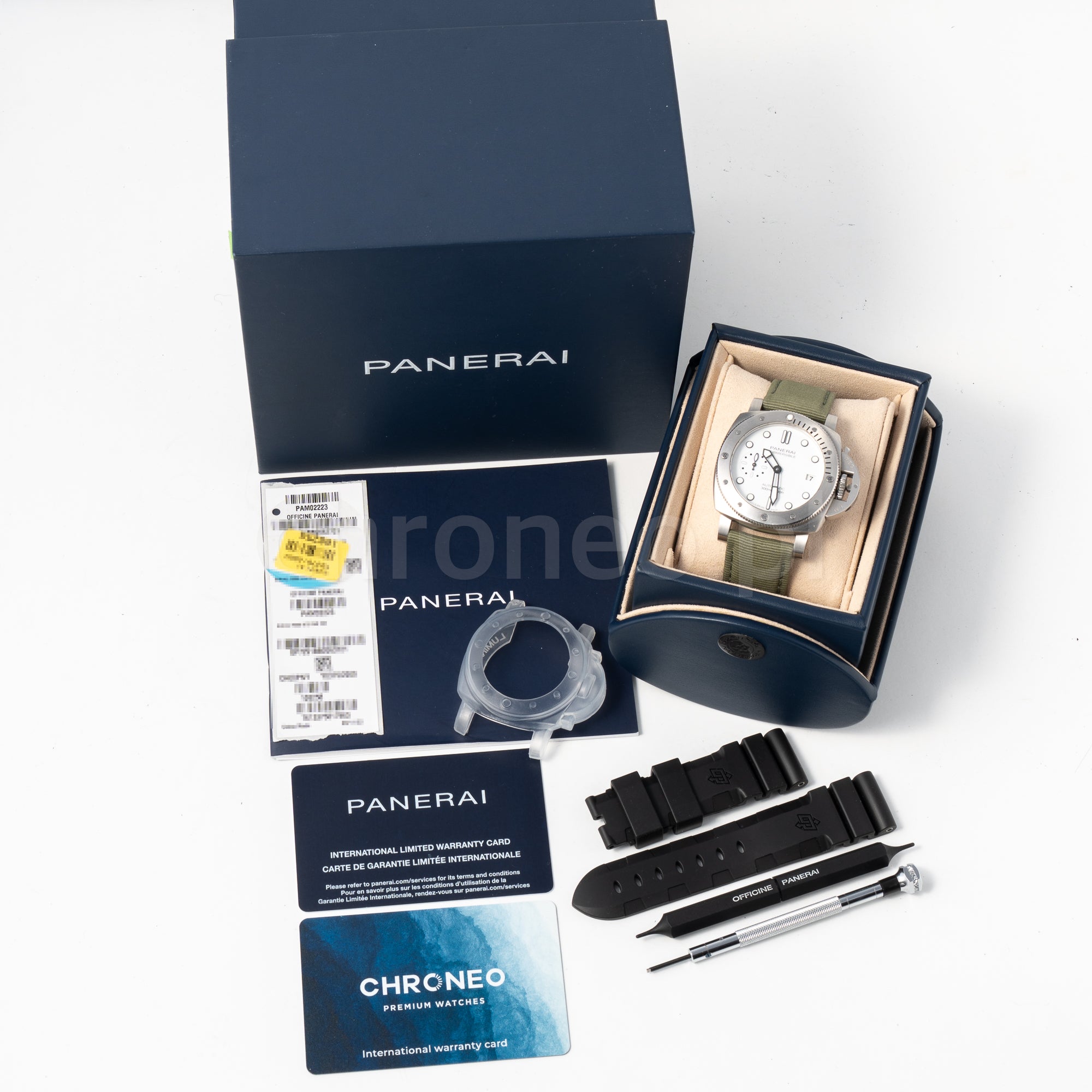Panerai Submersible Bianco Pam02223