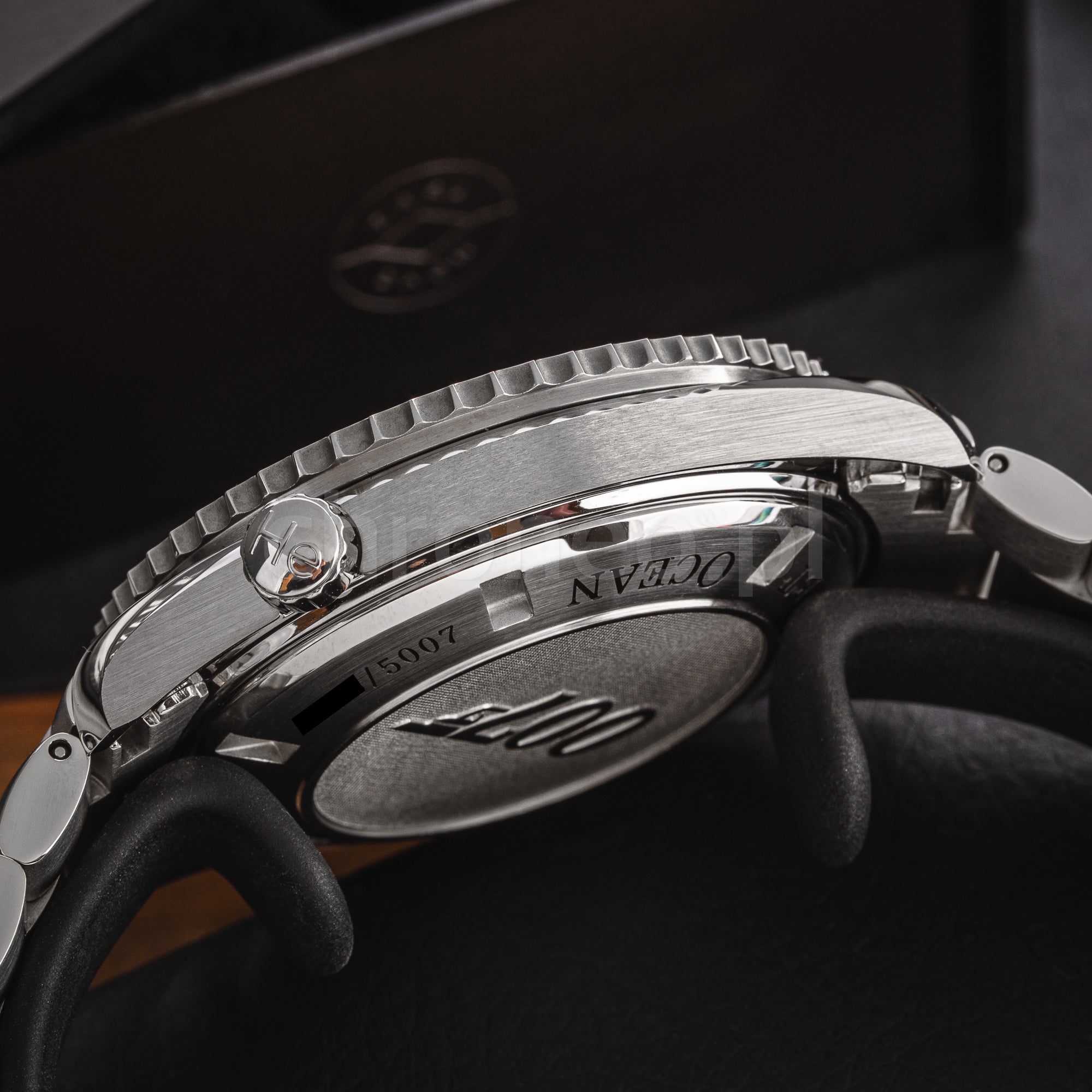 Omega Seamaster Planet Ocean Quantum Of Solace 222.30.46.20.01.001