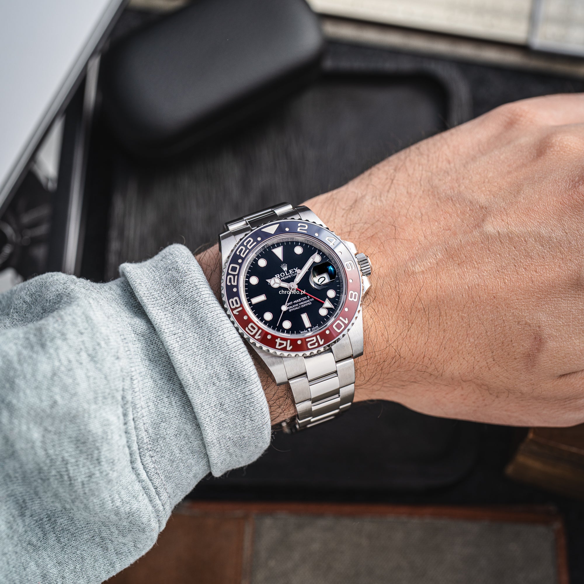 Rolex GMT-Master II 40mm ref. 126710BLRO Pepsi
