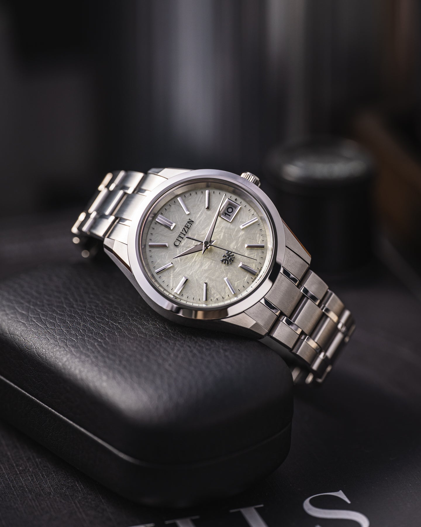 Citizen Analog Eco-drive Super Limited Watch AQ4100-57C