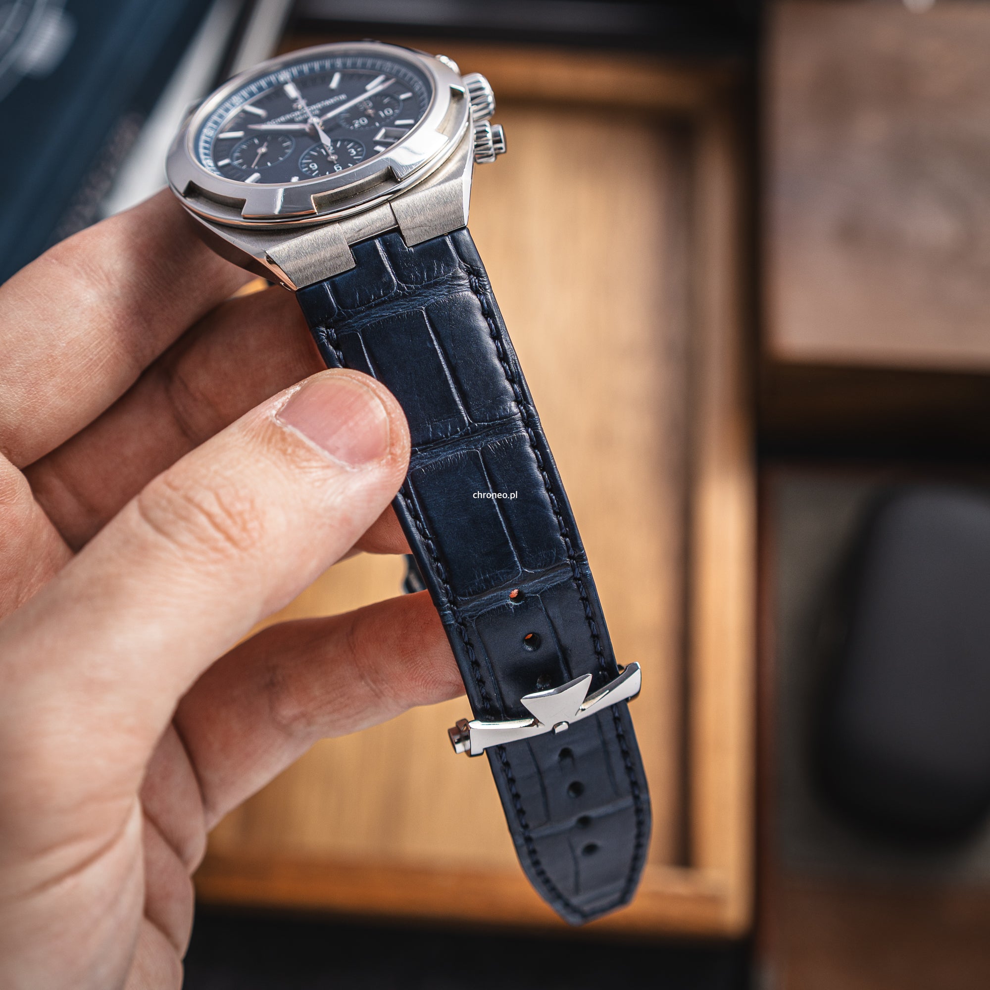 Vacheron Constantin Overseas Chronograph 42.5 mm ref. 5500V/110A-B148