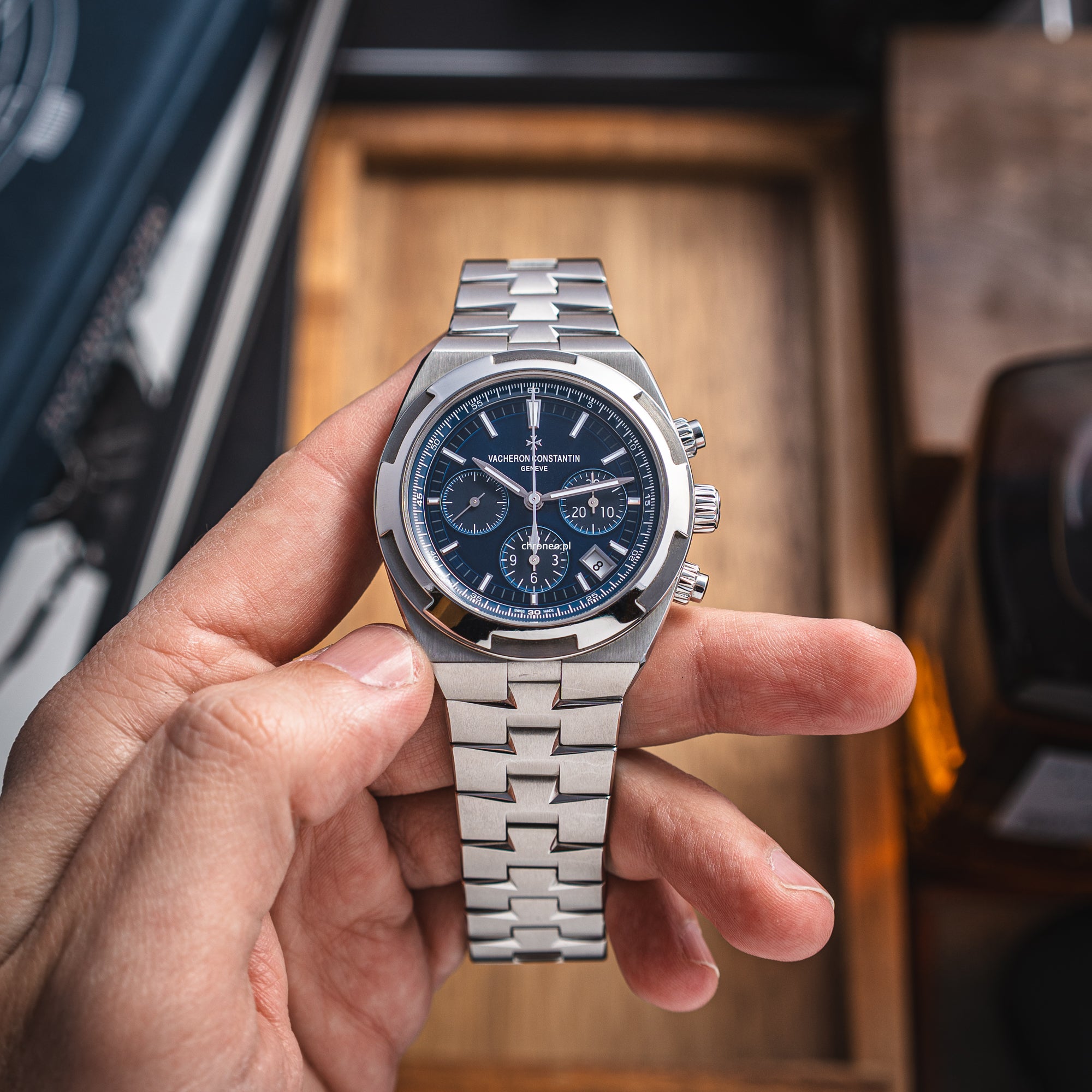 Vacheron Constantin Overseas Chronograph 42.5 mm ref. 5500V/110A-B148