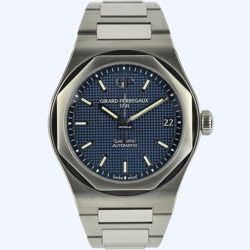Girard Perregaux Laureato ref. 81010-11-431-11A with blue dial