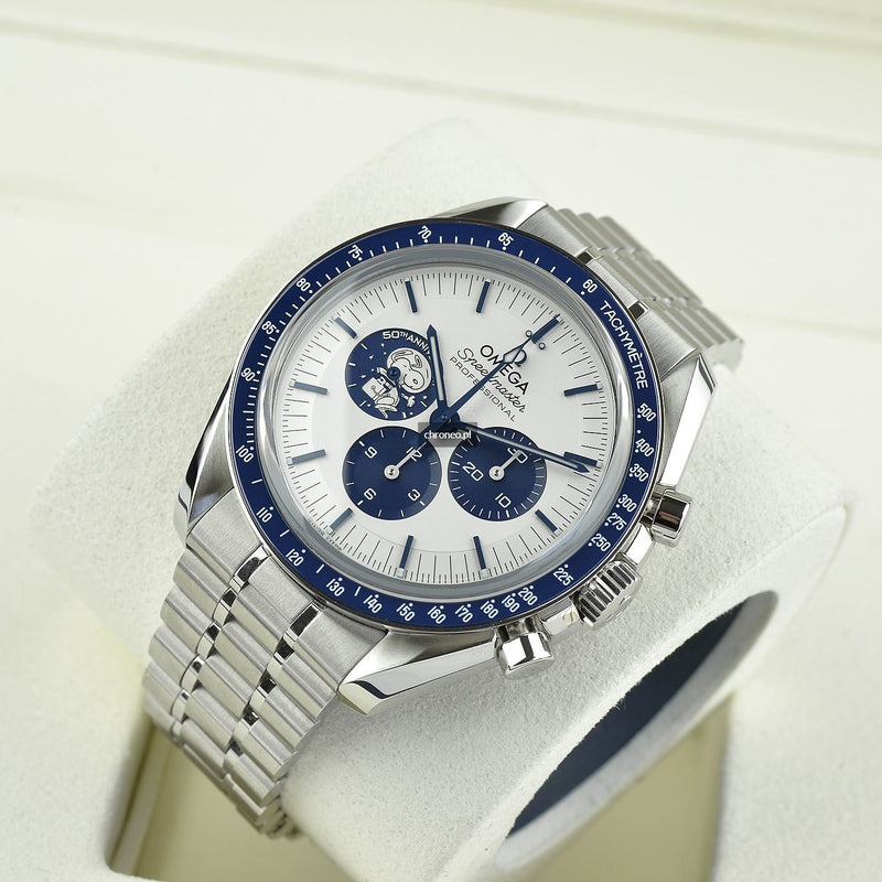 Omega Speedmaster 'Silver Snoopy Award' ref. 310.32.42.50.02.001