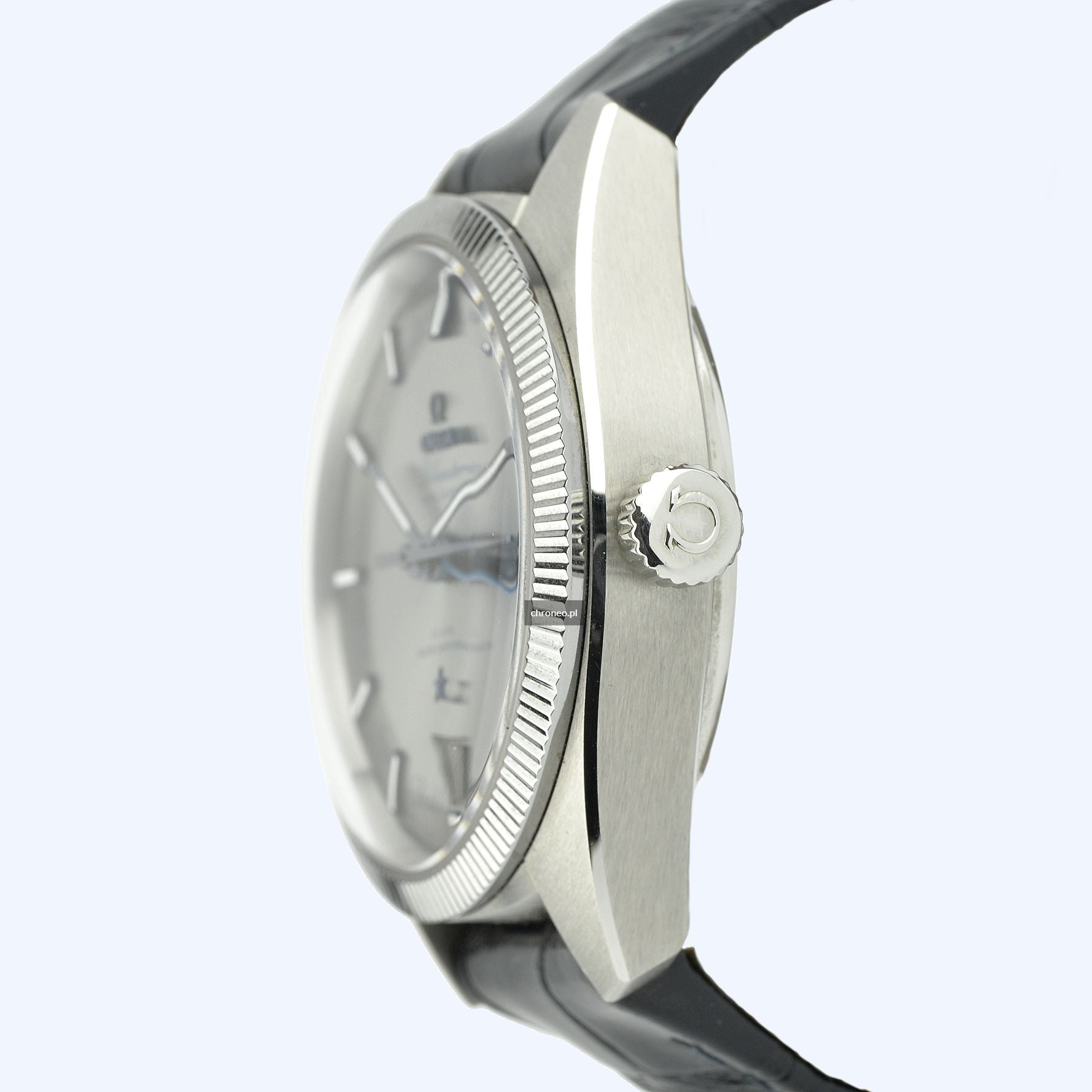 omega-constellation-globemaster-annual-calendar-130-33-41-22-06-001